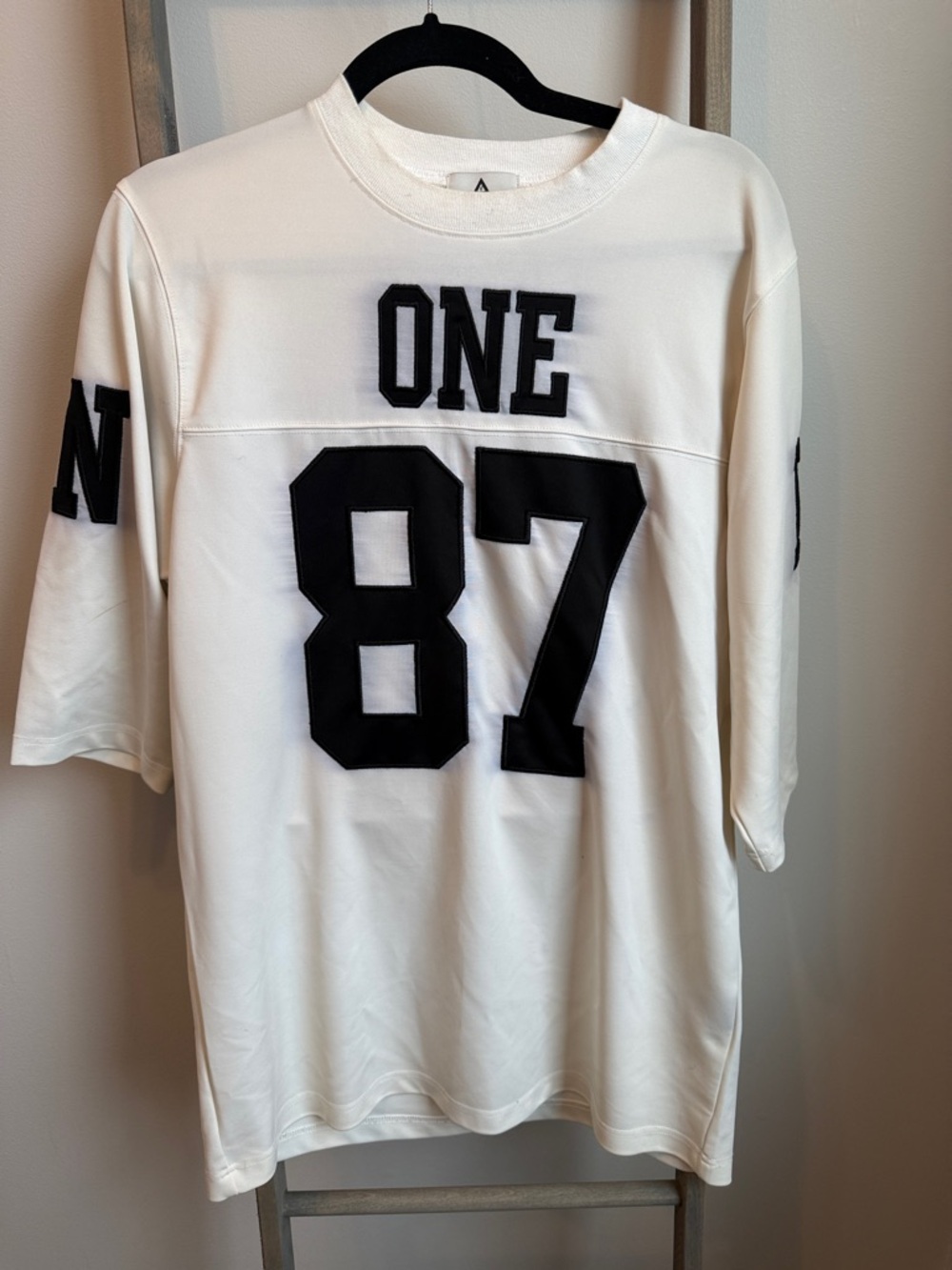 UNIF White Men's Graphic Jersey with Black 'ONE 87'